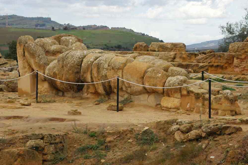 12 - Italia - Sicilia - Agrigento - valle de los templos - estatua
